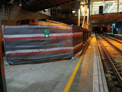 Renovaci�n de las escaleras mec�nicas en la estaci�n de Vic, de Cercan�as de Barcelona