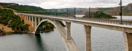 Adjudicada la instalaci�n de pantallas ac�sticas y de protecci�n contra aves en el Eje Este de alta velocidad 