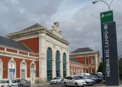 Instalación de marquesinas y puertas automáticas en los andenes de la estación de Medina del Campo AV