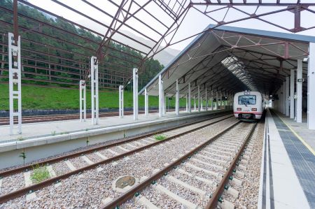 Restablecida la circulación, tras modernizarse, en la línea ferroviaria Zaragoza-Huesca-Canfranc