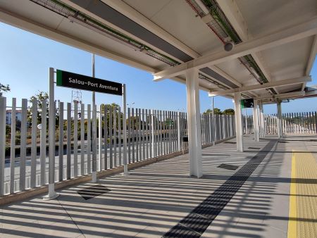 En servicio la nueva estación ferroviaria de Salou-Port Aventura