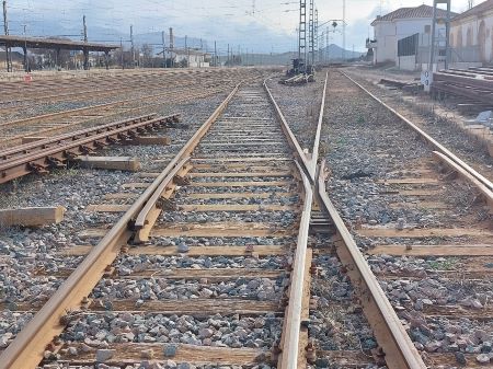 Ampliación de las vías de apartado para mercancías en las estaciones de La Roda de Andalucía y Bobadilla