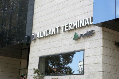 Adjudicada la adaptación de la señalización al aumento de vías de ancho estándar en la estación de Alacant