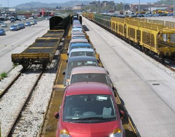 Los fabricantes de veh�culos reclaman mejoras en el transporte ferroviario.