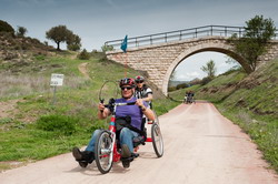 Diez v�as verdes espa�olas contar�n con bicis especiales para discapacitados