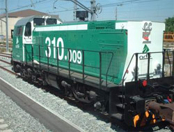 Adif cambia al ancho estándar tres locomotoras de la serie 310