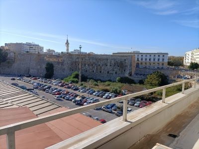 Construcci�n de un aparcamiento en superficie junto a la estaci�n de C�diz
