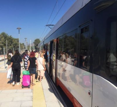 El Tram de Alicante ofrece transporte gratuito a los parques tem�ticos de Benidorm 