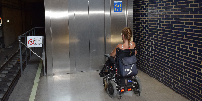 Metrovalencia incorpora m�s mandos a distancia de ascensores