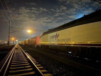 El tren con seiscientas toneladas de ma�z de Ucrania llega a Can Tunis