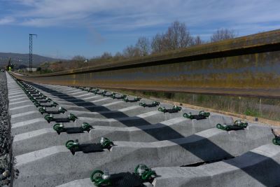 Suministro de carril para el Corredor Mediterr�neo y los planes de Cercan�as