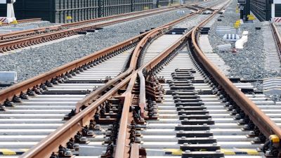 Convenio para remodelar y modernizar la estaci�n y la terminal log�stica gerundenses de Vilamalla