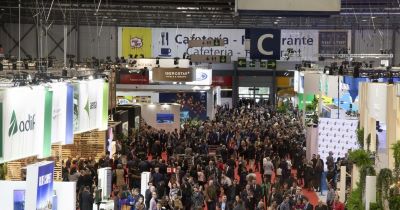 Adif y Adif AV acuden a Fitur 2023 con el lema �V�as que conectan vidas�