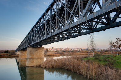 Recuperaci�n del hist�rico Puente de Hierro de M�rida sobre el r�o Guadiana