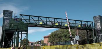 En servicio la pasarela peatonal en las inmediaciones del paso a nivel de Santiago el Mayor, en Murcia