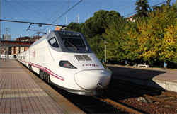 Crecen un siete por ciento los viajeros de los trenes Alvia Cantabria-Madrid