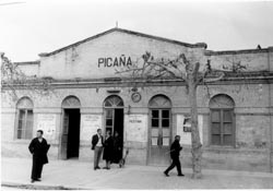 El Trenet de Valencia, sus edificios de viajeros 