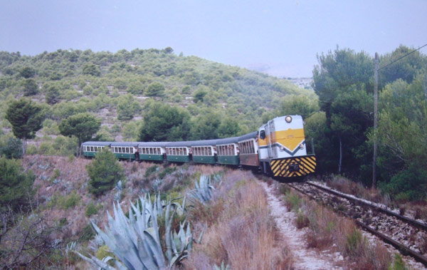 Unidades en rehabilitación: Limón Exprés. Tren turístico diésel que circuló desde el 1 de enero de 1987 hasta 2005.