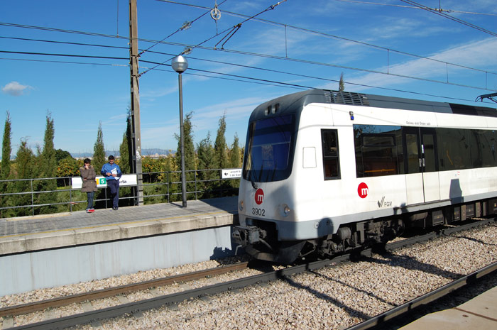 Metrovalencia: Tren eléctrico serie 3.900 de Vossloh. Circulan en las líneas 3 y 5