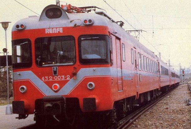 Electrotren serie 432 para 140 km/h, adquirido en 1981 y reformado en 1984. Foto Archivo Histórico Ferroviario