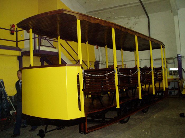 Jardinera 27-1 de los antiguos tranvías de Santander, reconstruida y preservada en ACAF.