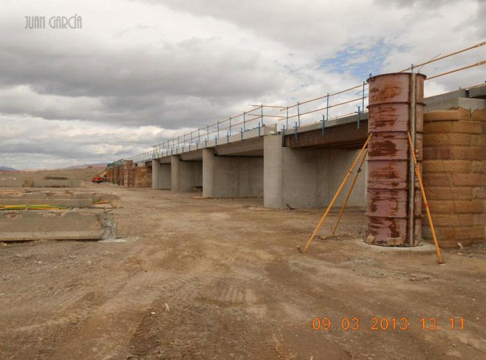 Nuevos pilares y tableros del puente de la rambla de Nogalte