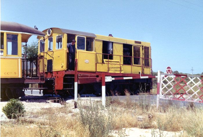 Locomotora diesel Batignolles en cabeza del Limón Exprés. Foto Txomin Palacián.