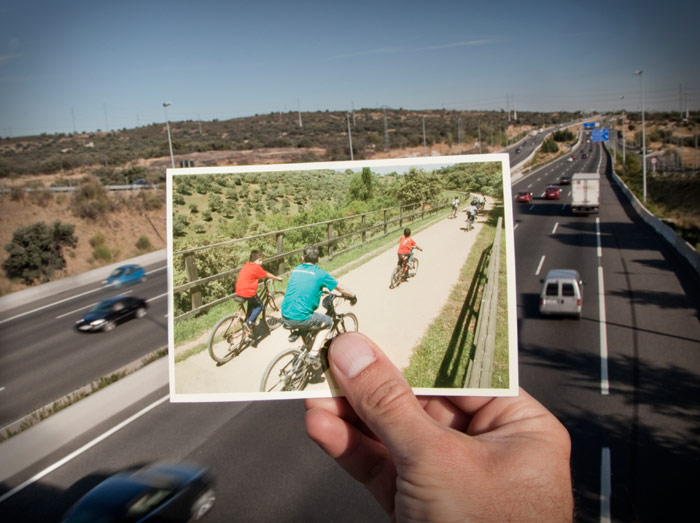 Accesit: "En lugar de Co2, pon una v�a verde". Oscar Mulet Rinc�n.  Montaje con imagen de la V�a Verde de la Sierra Norte de Sevilla. Antiguo ferrocarril minero de Los Prados al Cerro del Hierro. (Sevilla) 