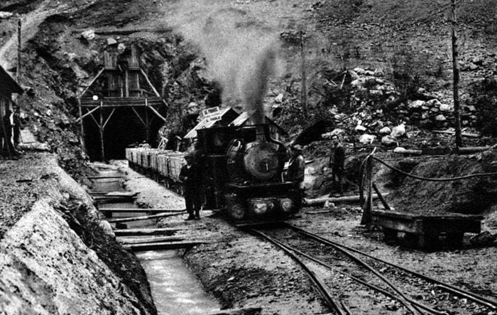 Obras de la construcción del túnel de Somport en 1856.