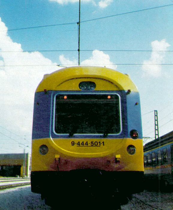 Electrotrenes 444-500, puestos en servicio en 1987 con velocidad máxima de 160 km/h.