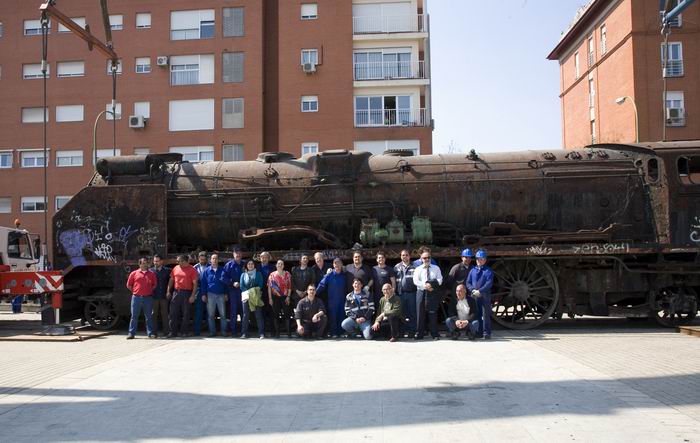 Todo el conjunto de personas del Museo de Delicias, de Mora la Nova, de ARMF y la de la Asociación de Amigos del Ferrocarril de Madrid que han podido hacer posible este movimiento.