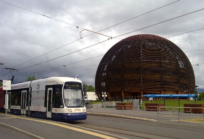 La línea 18 conecta el centro con el CERN