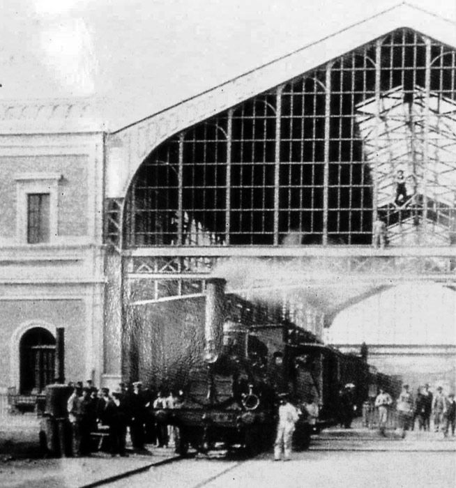 Interior de la estación de San Bernardo en Sevilla tras su inauguración en 1907.