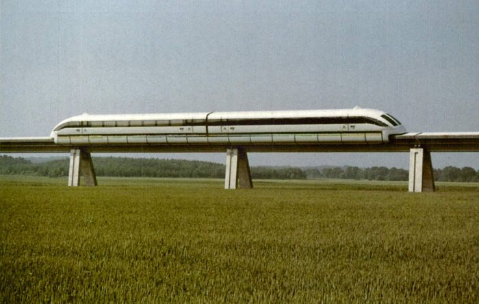 Ramal experimental de 30 km de longitud, donde el tren de levitación magnética Transrapid alcanza 435 km/h. 