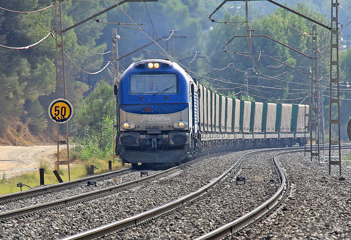 Tren de contedores internacional de Comsa Rail
