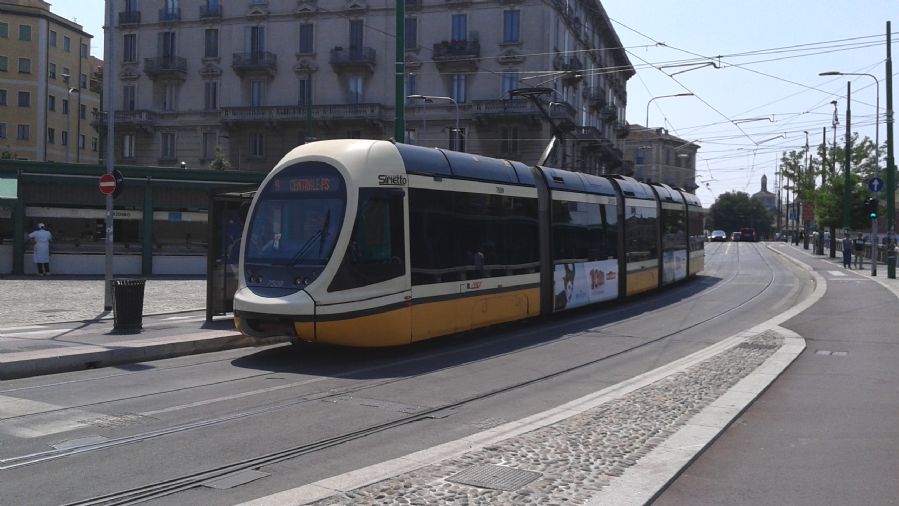 En Milán conviven tranvías con material más moderno, como este, con el más rodado