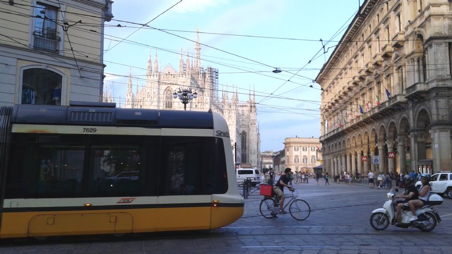 El Duomo de Milán, quizá lo más visitado de la ciudad, también es accesible además de por la red de metro por la de tranvías