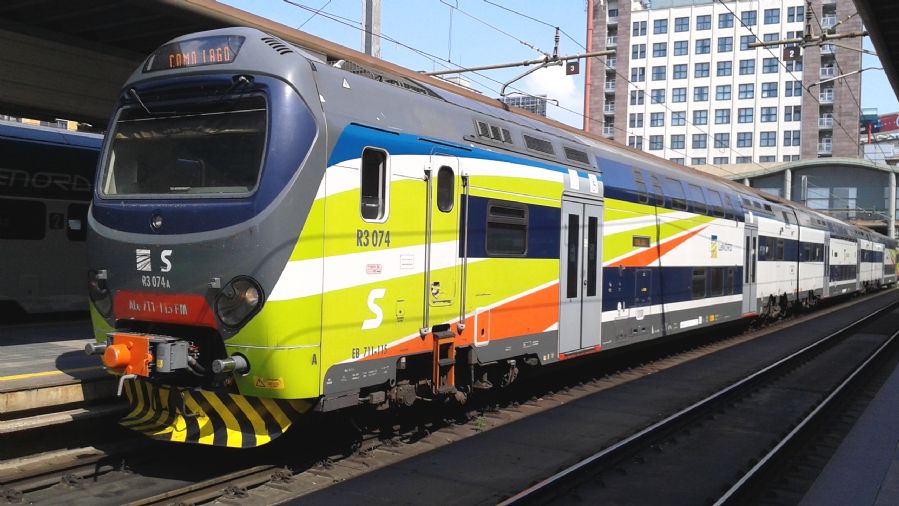 Por la red italiana también circulan trenes de dos pisos, de gran capacidad
