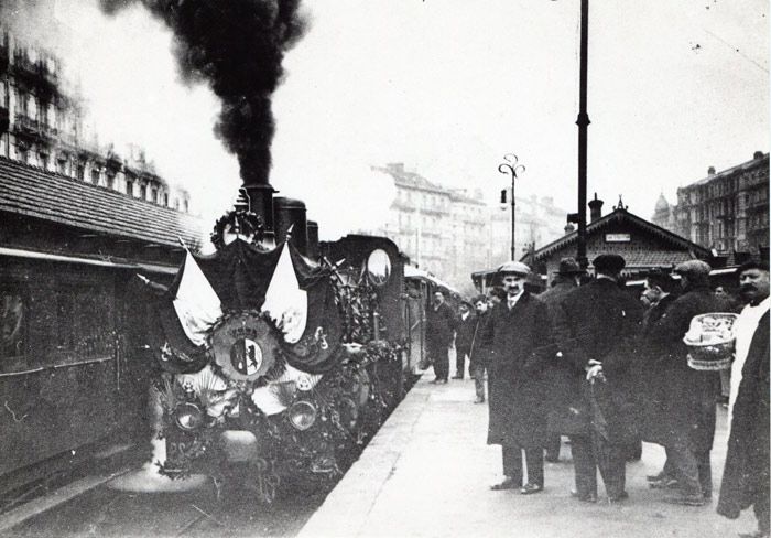 Tren inaugural del Plazaola, preparado en la donostiarra estación de Amara para partir hacia Pamplona. Archivo EuskoTren/Museo Vasco del Ferrocarril