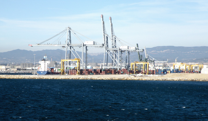 El Muelle Andalucía es la zona de contenedores del puerto