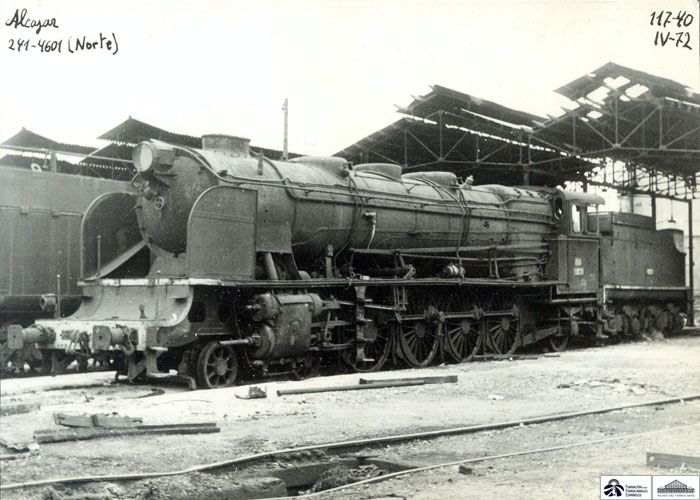 1972. Locomotora de vapor 241-4601, ex Compañía de los Ferrocarriles del Norte. (1972) Foto Justo  Arenillas. Archivo Histórico Ferroviario.