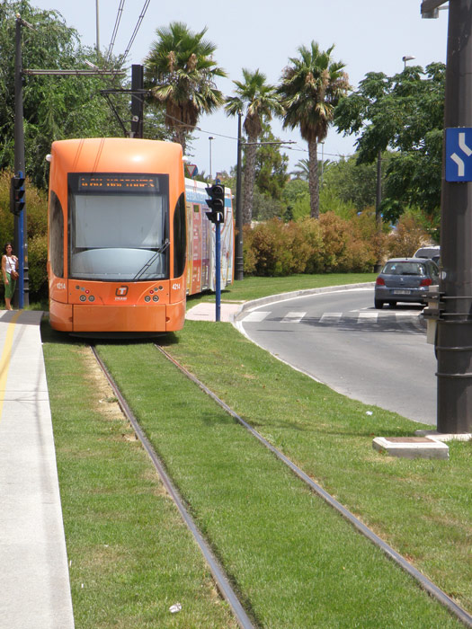 Existen nueve unidades de tren-tram en Alicante, fabricadas por Vossloh en su factoría de Albuixech (Valencia)