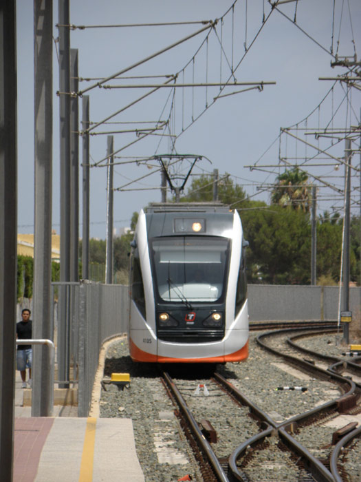Su capacidad es de 303 pasajeros 