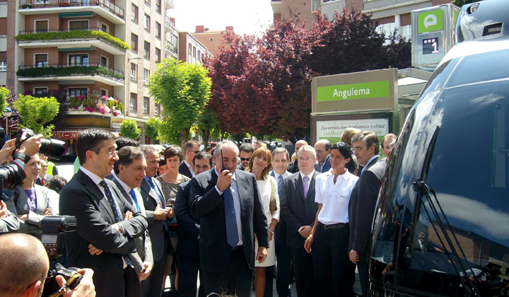 El 10 de julio de 2009 se inauguró el ramal de Abetxuko.