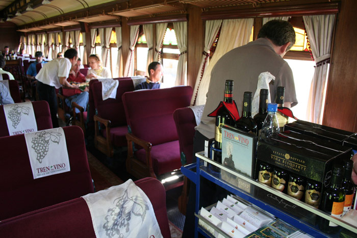 Degustación de vino a bordo del tren