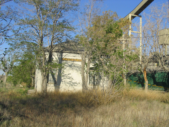 Edificio de viajeros de la estación de Villaluenga-Asland