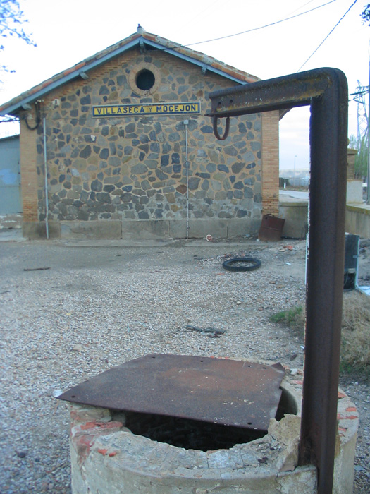 El viejo pozo de agua de la estaci�n de Villaseca y Mocej�n