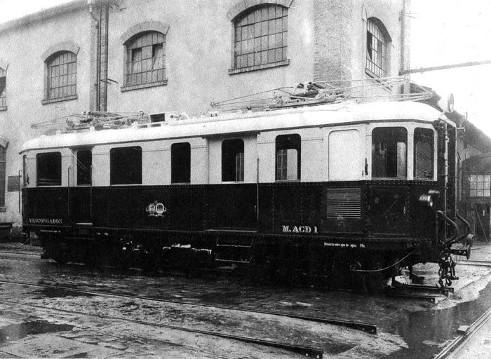 Automotor Ganz "corto" fotografiado en la factoría de Budapest. Archivo EuskoTren/Museo Vasco del Ferrocarril