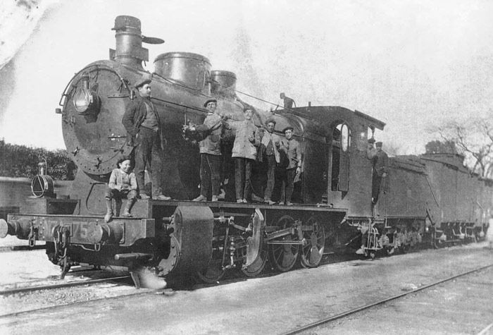 Locomotora de maniobras 756 de MZA en la estación de Almorchón en 1926.