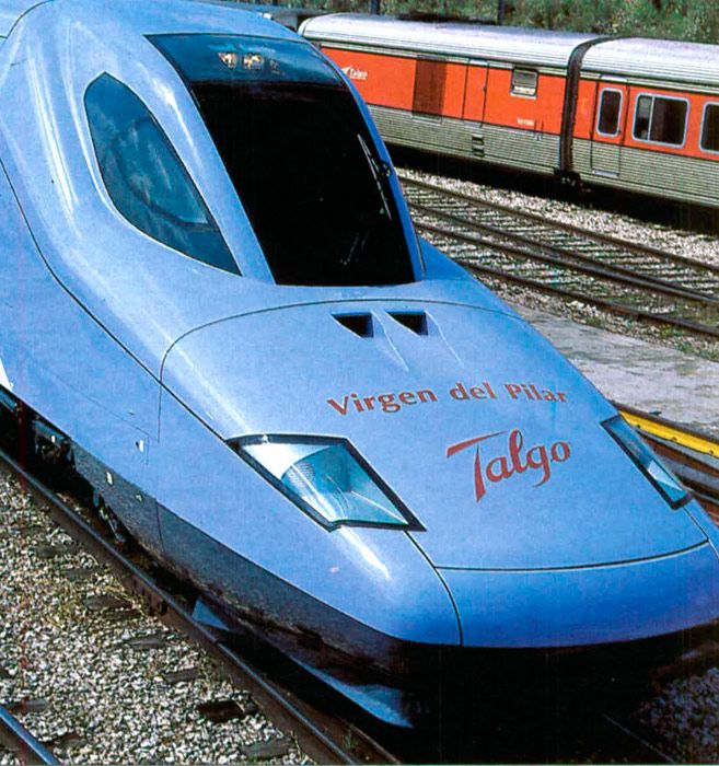 El Talgo 350 inicia en 2000 sus pruebas en la vía de alta velocidad Madrid a Sevilla.
